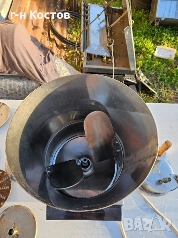 Зеленчукорезачка втора употреба Професионална за стъргане на кашкавал и рязане на зеленчуци 7бр.  , снимка 6 - Обзавеждане на кухня - 52849137