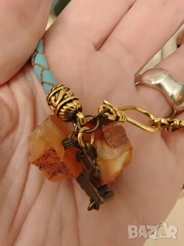 Ръчно изработена гривна с  Хесонит позлата и кожа, снимка 4 - Гривни - 49485369