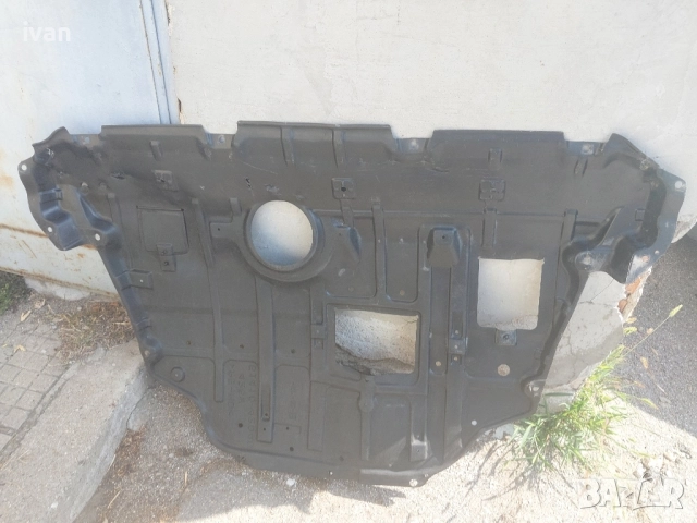 кора под двигател за Тойота Рав4 2006г., снимка 2 - Части - 51717379