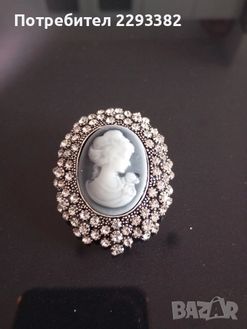 Брошка от Камея 