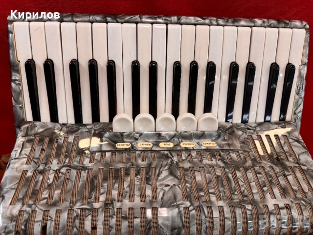 Акордеон Weltmeister 80 Баса!, снимка 4 - Акордеони - 53511920