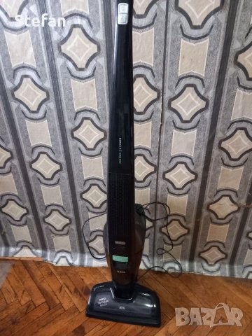 Акумулаторна прахосмукачка AEG - CX 8