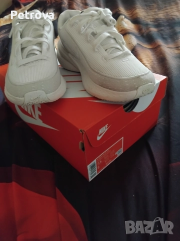 Дамски Nike нови - 38 1/2 , снимка 2 - Маратонки - 52322949