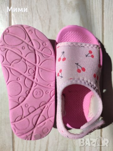 Сандали пантофки на черешки, снимка 2 - Детски сандали и чехли - 42235104