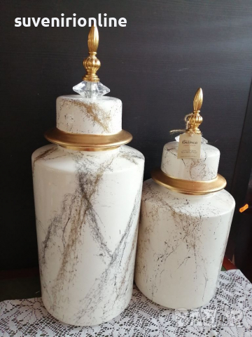 Двойка луксозни сувенири вази 