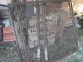 Продавам 2 бр оградни врати и колове за паркоместо в имот, снимка 1