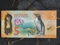 Банкнота - Нова Зеландия - 5 долара UNC | 2015г., снимка 2