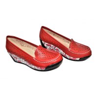 Дамски ежедневни обувки на платформа червено, снимка 1 - Дамски ежедневни обувки - 44142735