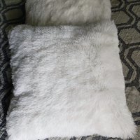 Бели пухкави възглавнички пух-лама 50/50см., снимка 1 - Възглавници - 44323538
