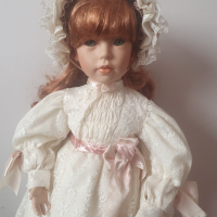 Английска порцеланова кукла Debra , снимка 1 - Колекции - 44527300