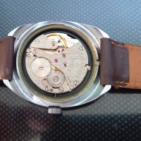 Колекционерски часовник Полет, работи отлично, снимка 5 - Антикварни и старинни предмети - 40468528
