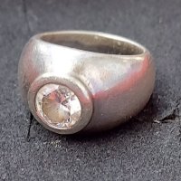Много масивен сребърен пръстен проба 925 с циркон, снимка 4 - Пръстени - 44252959