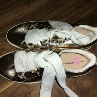 Дамски златни обувки, снимка 2 - Други - 35773577