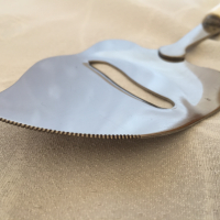 Нож / слайсер/ шпатула за сирене с керамична дръжка Elesva Delft blue, неръждаема стомана, нов, снимка 9 - Прибори за хранене, готвене и сервиране - 36166690