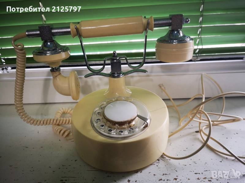 Продавам стра телефон с бурно минало, снимка 1