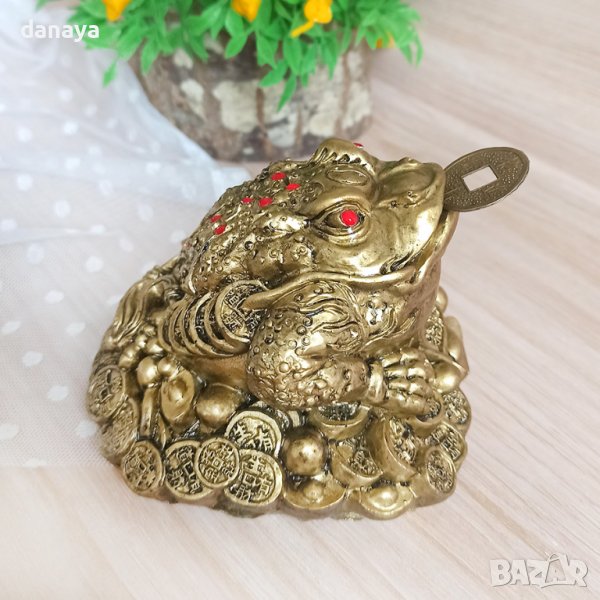 3270 Сувенир Фън шуй статуетка трикрака жаба на парите и късмета, снимка 1