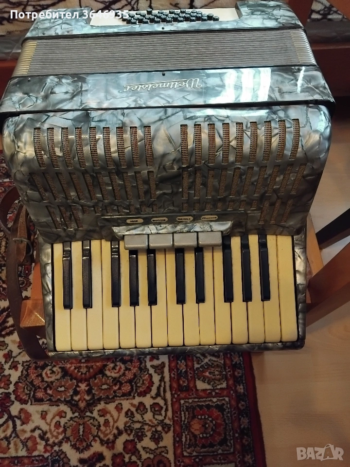 Акордеон Велтмейстер 40 баса с 4 регистъра., снимка 1