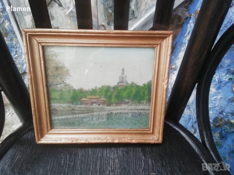 Стар машинно тъкан гоблен с пагода от Китай рамкиран под стъкло, снимка 1