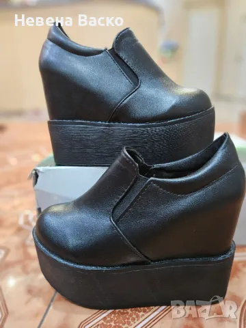 Обувки на платформа