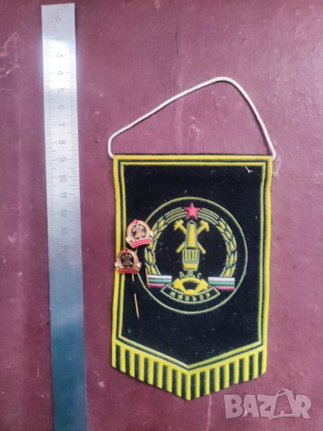 Продавам стари футболни флагчета и значки 1, снимка 4 - Колекции - 44366506