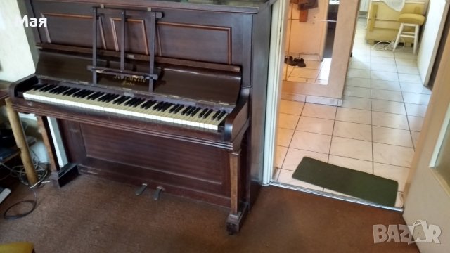 Продавам пианото Normelle купено от Англия през 1973 г. , снимка 3 - Пиана - 40658087