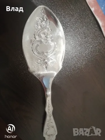 Посребрена шпатула лопатка за торта