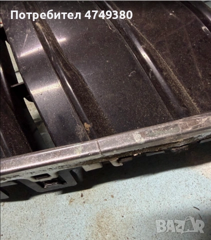 Предна решетка с пукнатини за Audi A6 C7 4G, за части, снимка 2 - Части - 53635581