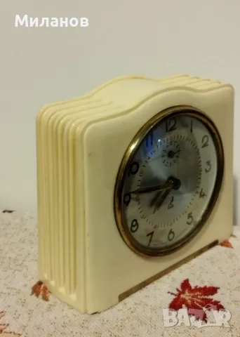 Стар механичен будилник, настолен часовник, снимка 5 - Антикварни и старинни предмети - 47309837