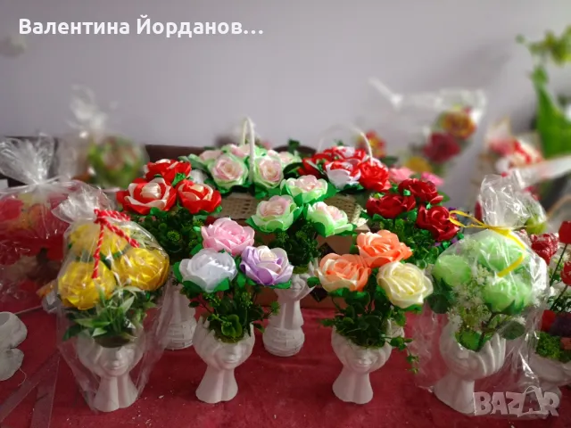 ръчно изработени кашпи и цветя от сатенени ленти 