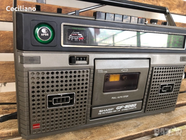 Радиокасетофон SHARP GF 8080E(Japan-1977г.)  Работещ на всичко,много запазен!, снимка 2 - Радиокасетофони, транзистори - 53730793