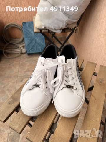 Дамски обувки Guess, снимка 5 - Маратонки - 56192127