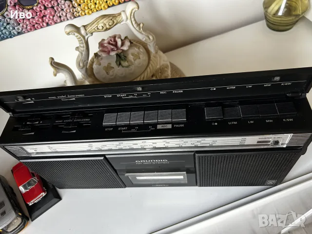 Grundig RR-350 Колекционерси радиокасетофон в много добро състояние , снимка 2 - Радиокасетофони, транзистори - 55853158