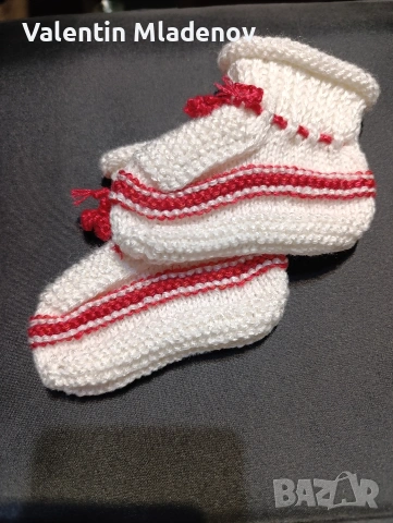 Ръчно плетени бебешки терлички, снимка 6 - Бебешки чорапи - 53144347