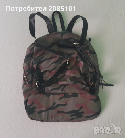 Дамска раница, снимка 2 - Раници - 52631943