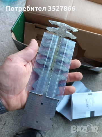 Акумулаторна ножица за трева и храсти Bosch, снимка 3 - Други инструменти - 52631326