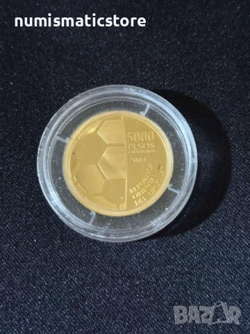 Уругвай 2004 - 5000 песос - 100-годишнина на ФИФА , Футбол - Златна монета