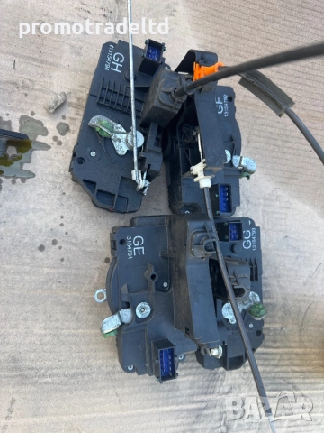 Лява дясна предна задна брава врата Опел Корса Ц Opel Corsa C 13154791 13154792 13154793 13154794, снимка 2 - Части - 51766990