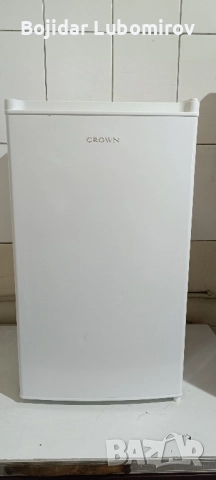 Малък хладилник с камера 