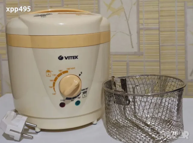 Фритюрник с малка мазина Vitek VT-1535 като нов
