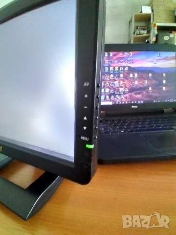 Малък Монитор 10", снимка 4 - Монитори - 51518930