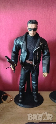 Премиум Екшън фигура на Арнолд Terminator800,30 см, снимка 6 - Колекции - 53680958