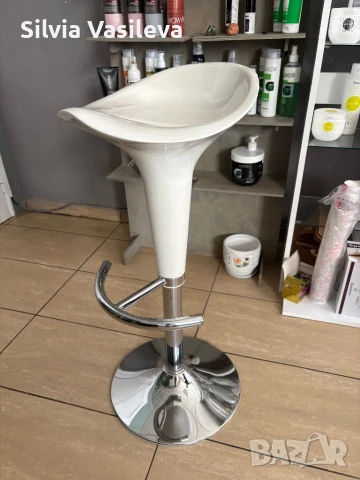 Бар стол в бял лак