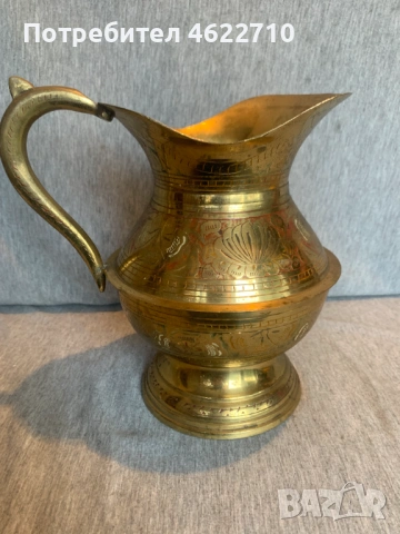 стара  гравирана месингова  кана 