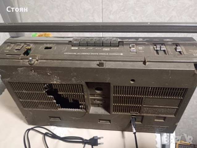 Хитачи TRK-7250 E, снимка 3 - Радиокасетофони, транзистори - 52616034