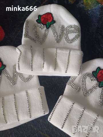 Дамска шапка, снимка 2 - Шапки - 53096002