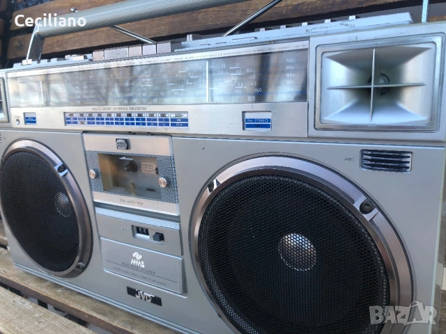 Радиокасетофон -JVC RC M-70