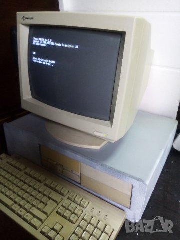  Правец 16 с цветен монитор EGA стар ретро компютър , снимка 1 - Работни компютри - 41371040