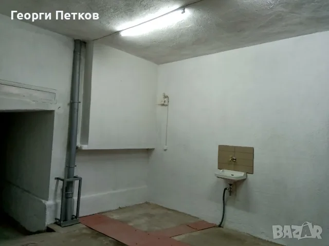 Дава се Гараж под наем, снимка 5 - Гаражи и паркоместа - 55815357