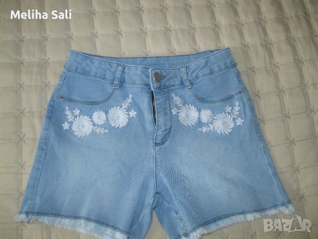Къси дънкови панталони за момиче LC Waikiki - размер 140/146 см, снимка 1 - Детски къси панталони - 41416700
