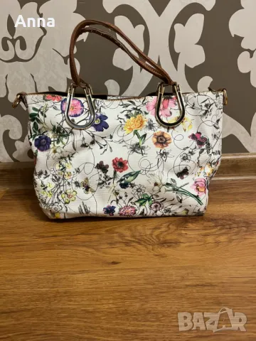 Дамска чанта, снимка 3 - Чанти - 48157206
